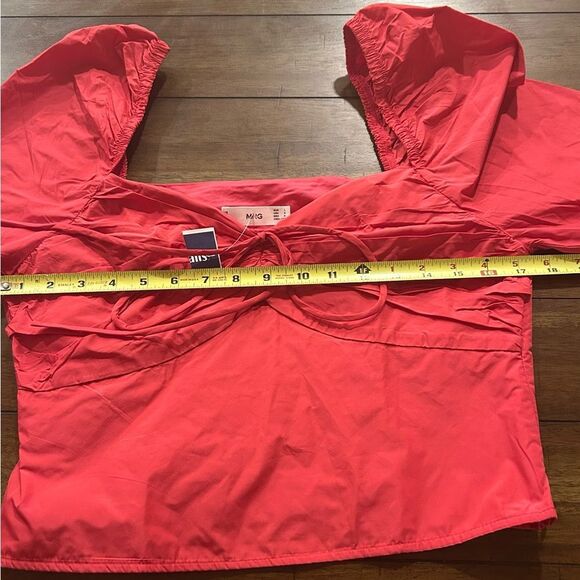 MANGO Tafi Fuchsia Puff Long Sleeve Crop Top Blouse
Size 8 NWOT - Picture 9 of 13